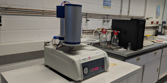 Simultan Thermowaage (TG-DSC)