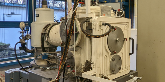 PVD-Beschichtungsanlage Interatom PVD 20 der Firma Interatom GmbH